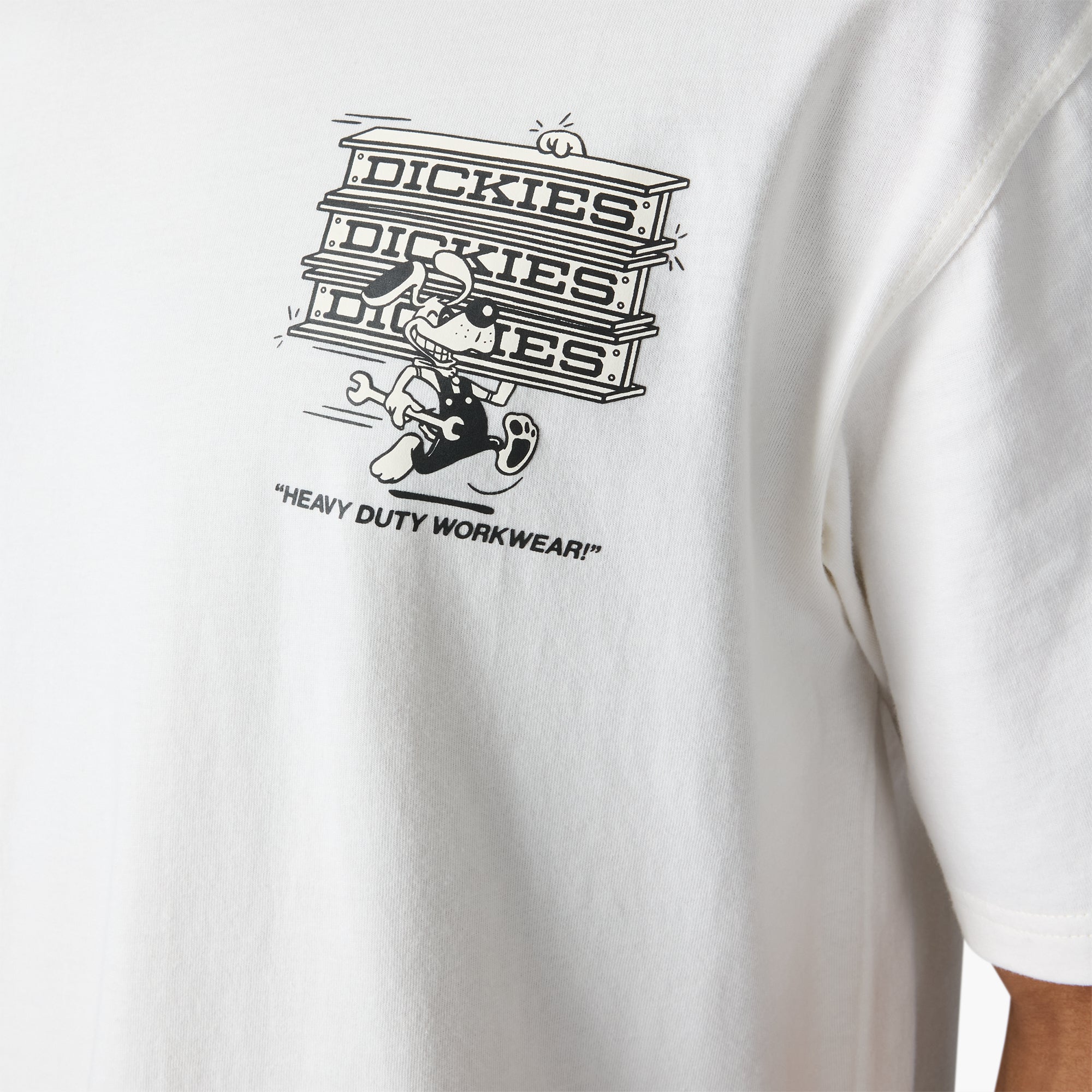 Lynndyl Graphic T-Shirt - Image 5