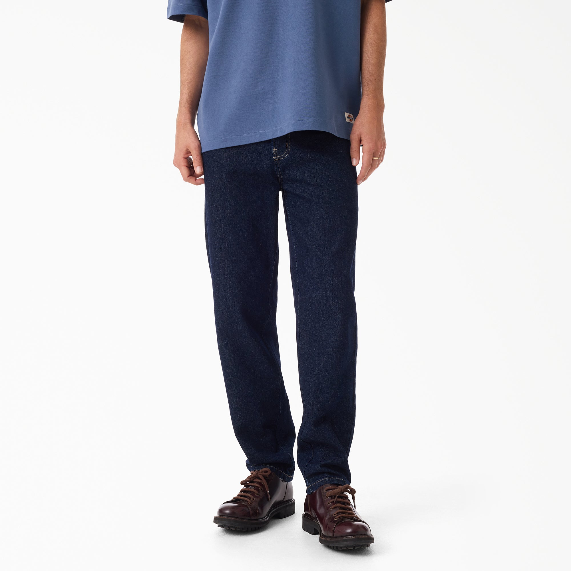 982 Slim Tapered Jeans